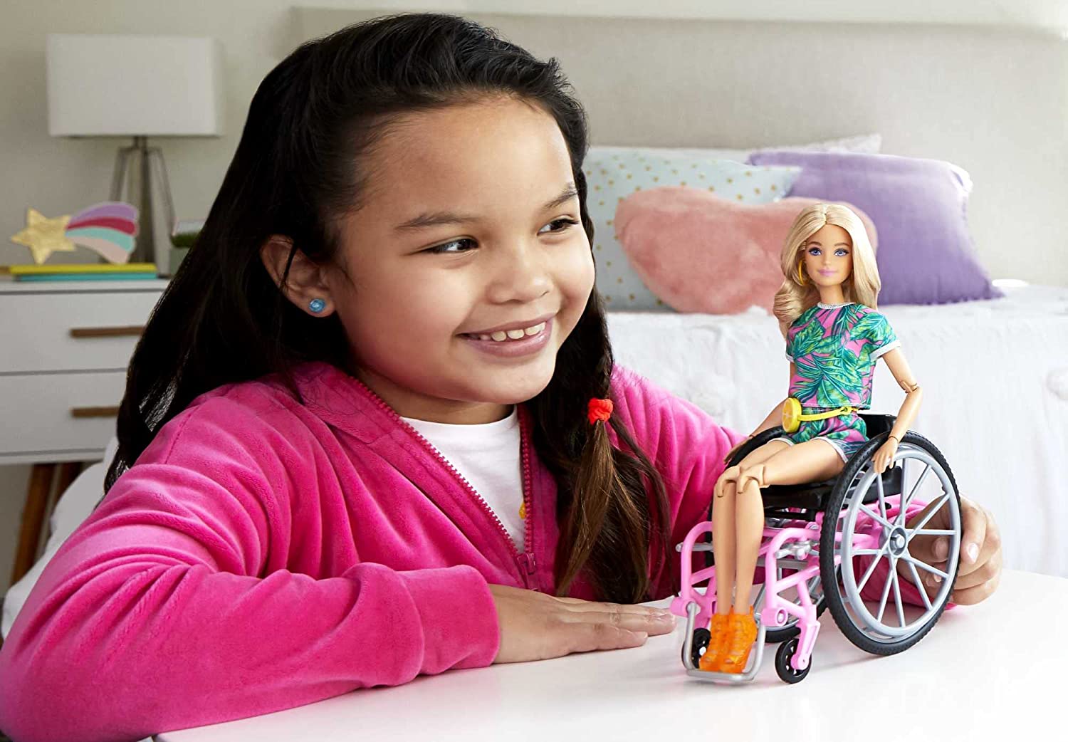 Barbie con silla de ruedas Muñeca Fashionista Teletiendauy